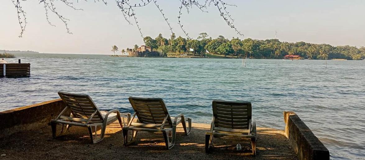 Casa Caribe Hotel Rio Dulce Eksteriør bilde